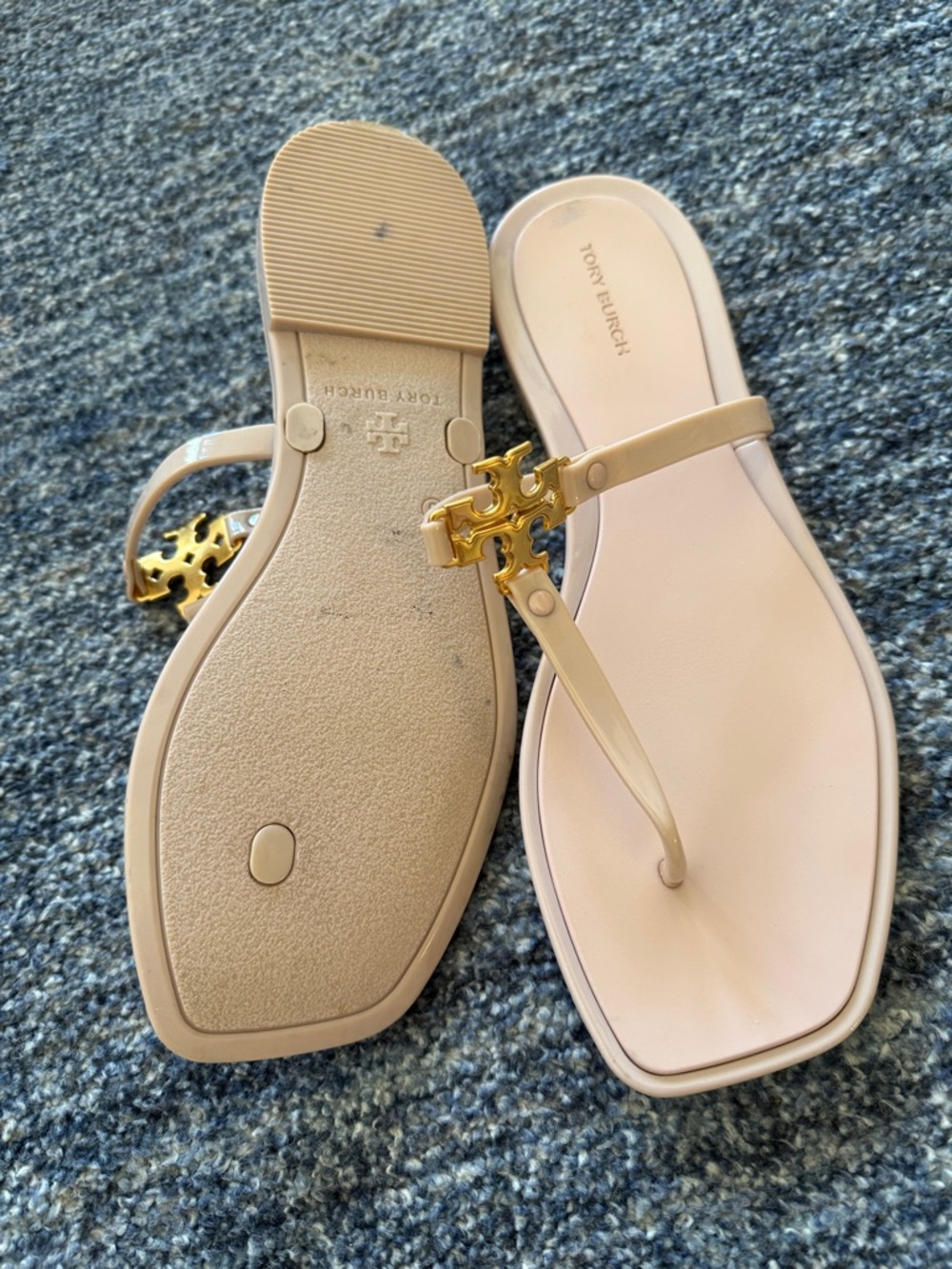 Tory Burch Blush Sandals with Gold Logo - Picture 4 of 6